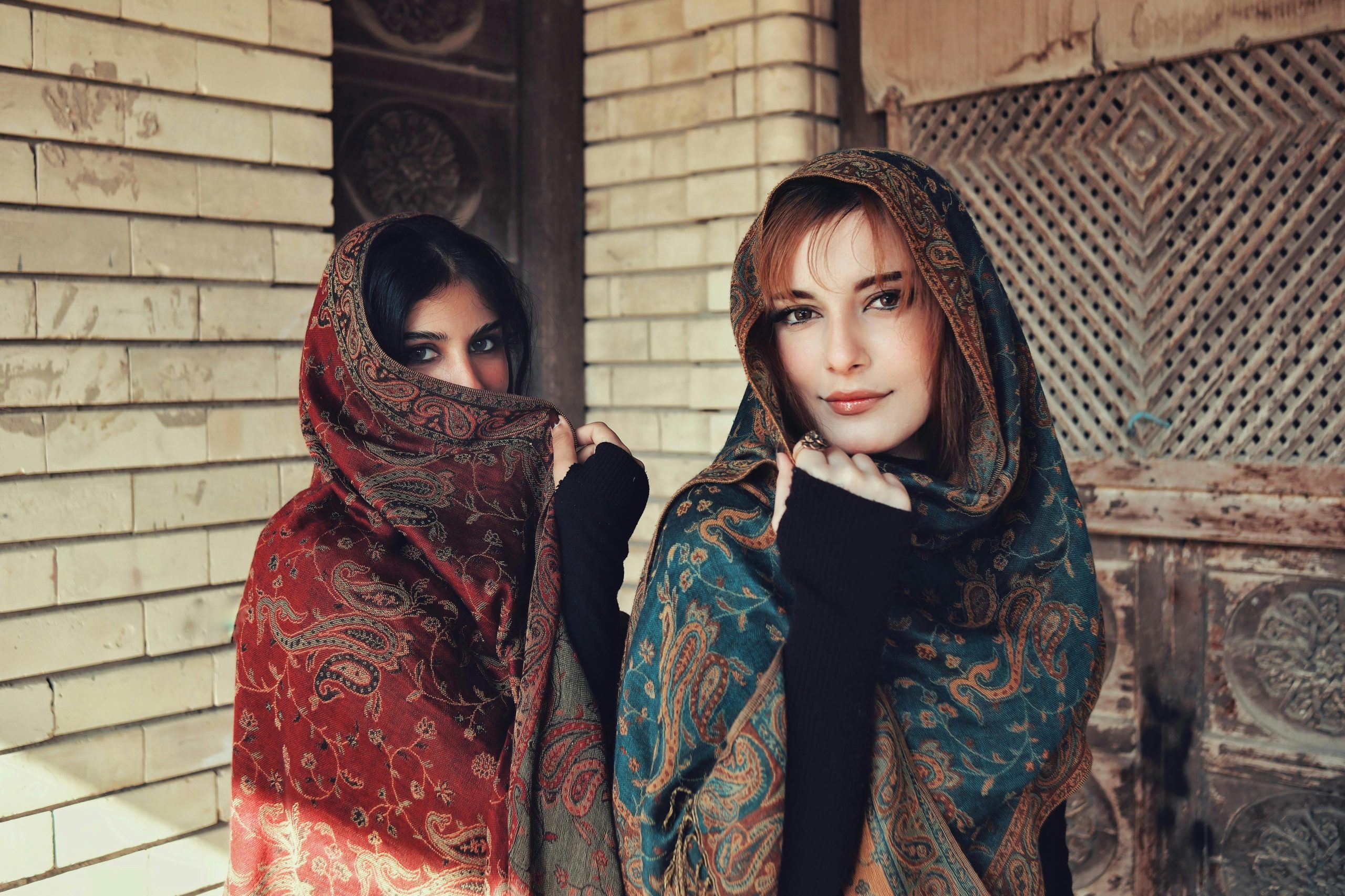 Why More People Are Choosing Handmade Pashmina Scarves Instead of Fast Fashion
